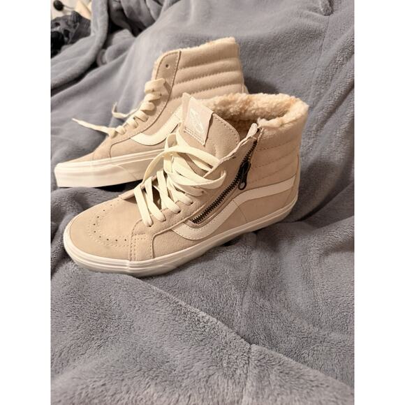 VANS Shoes - Vans Sk8-Hi Cozy Hug Lined Biscotti Beige shoes Size Men’s 7.5 / Women’s 9